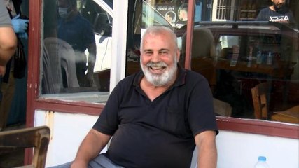 Kahvede otururken bacağından yaralandı, uğradığı saldırıyı kahkaha atarak anlattı