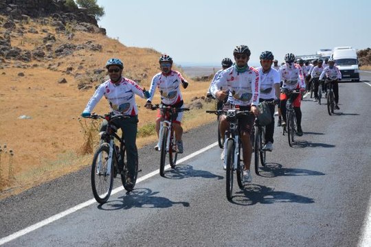 Bitlis Nemrut'tan Adıyaman Nemrut'a Pedallıyoruz ekibi Takoran Vadisi'ni gezdi