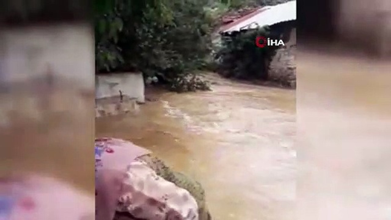 Dağ köyleri sele teslim