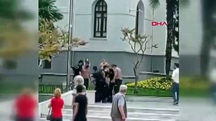 Atatürk heykeline çekiçle saldırdı, gözaltına alındı