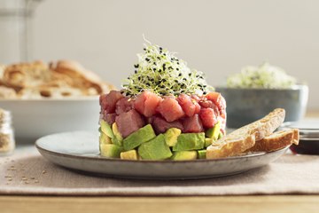 Tartar de atún y aguacate - Cocina F´ácil