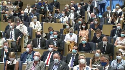 Deux semaines après avoir été renversé, Stefan Löfven réinvesti à la tête du gouvernement