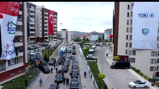 Cumhurbaşkanı Erdoğan: Türkiye'nin en büyük konut hamlesinin 1 milyonuncu konutunu teslim etmekten büyük bir memnuniyet duyuyorum