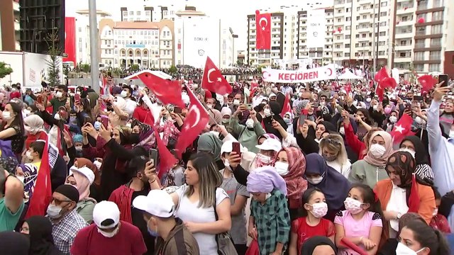 ANKARA - Cumhurbaşkanı Erdoğan: ''Türkiye'nin en büyük konut hamlesinin 1 milyonuncu konutunu teslim etmekten büyük bir memnuniyet duyuyorum''