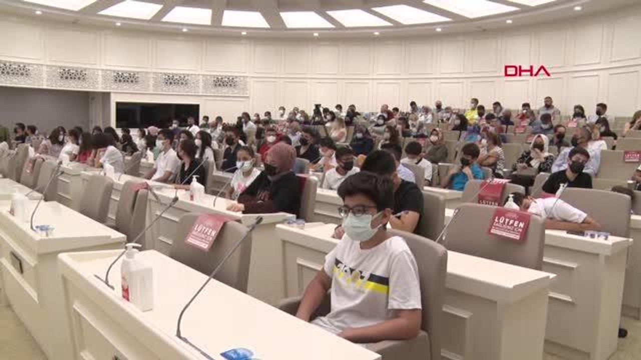 LGS'DE İLK 50 SIRALAMASINA GİREN ÖĞRENCİLER ÖDÜLLENDİRİLDİ