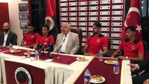 ANKARA - Gençlerbirliği, 4 futbolcu ile sözleşme imzaladı