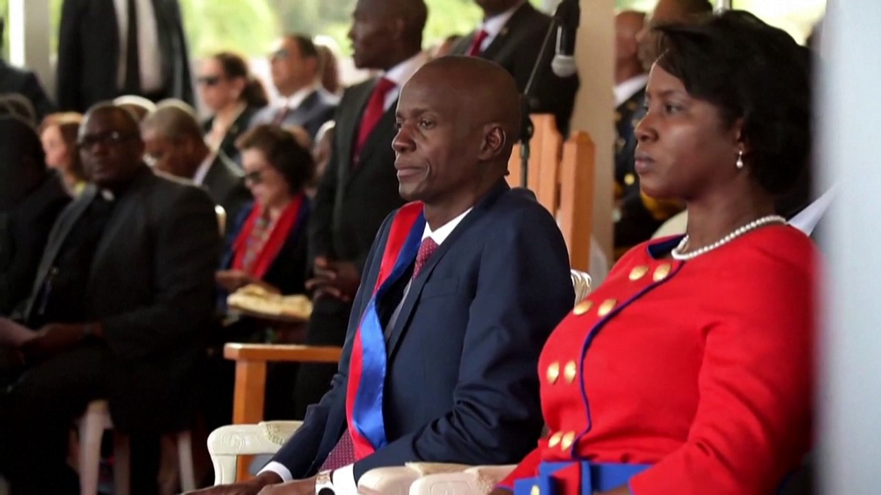 На Гаити объявили осадное положение и траур