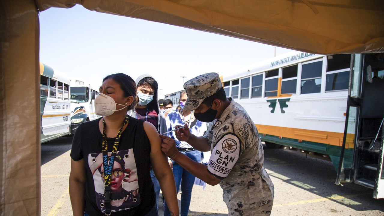 Vacunación en la zona fronteriza de México