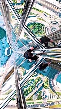 Mission: Impossible - Ghost Protocol (2011) - Climbing the Burj Khalifa Scene | Movieclips
