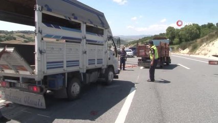 Patates yüklü kamyonet pazara giderken devrildi