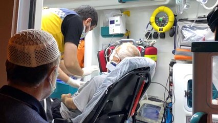 Motosikletin çarptığı yaşlı adam yaralandı