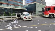 İSTANBUL- Sarıyer'de bariyerlere çarpan otomobilin sürücüsü yaralandı