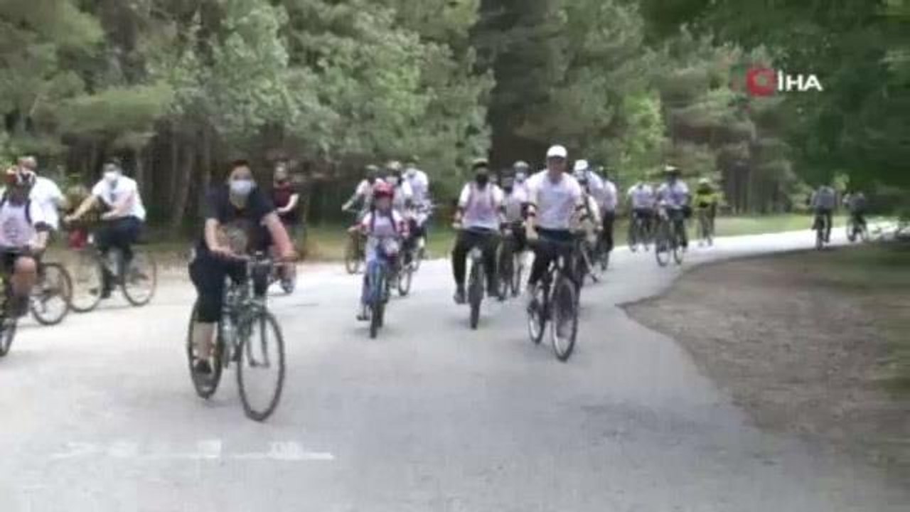 Son dakika haber: Bakan Selçuk, öğrenciler ile birlikte pedal çevirdi