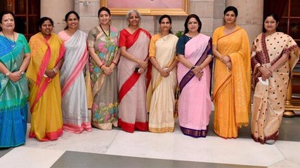 Télécharger la video: PM Modi cabinet rejig: 7 more women ministers inducted, total 11