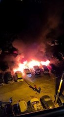 12 ARACIN ZARAR GÖRDÜĞÜ YANGIN, OTOMOBİLİN ALEV ALMASIYLA ÇIKMIŞ