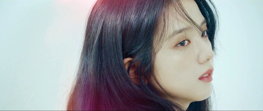 Off-Stage Behind the scenes of Jisoo's profile shooting