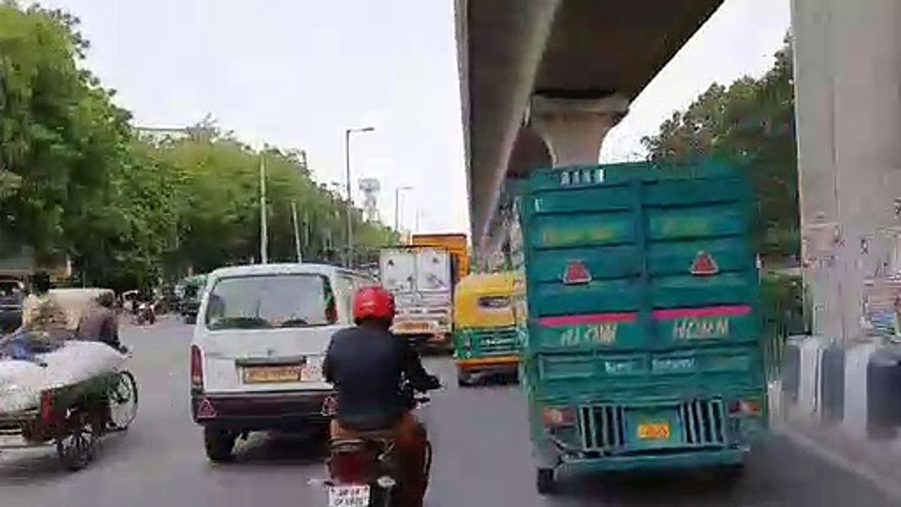 Road scene Delhi