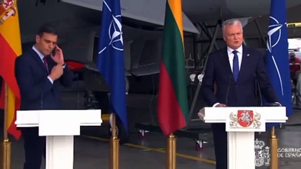 Una amenaza interrumpe la visita de Sánchez a base de la OTAN en Lituania