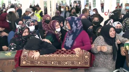 Cinnet getiren kadının öldürdüğü kızı ve torunları son yolculuğuna uğurlanıyor