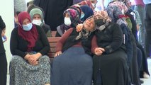 Annesi tarafından öldürülen anne ve iki çocuğu toprağa verildi