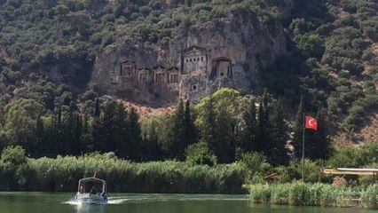 Dalyan'da çamur banyoları ve İztuzu plajı turistlerin vazgeçilmezi oldu