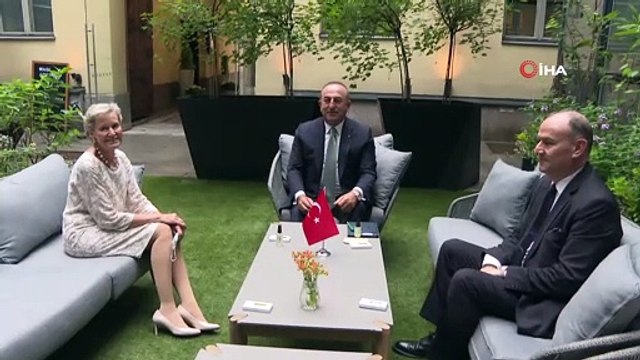 - Bakan Çavuşoğlu, Finlandiya’da Türk vatandaşlarla buluştu