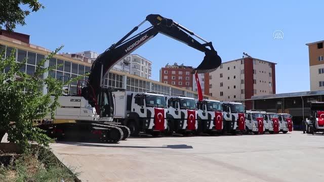 Çevre ve Şehircilik Bakanlığı Siirt ve iki ilçe belediyesine 9 araç hibe etti