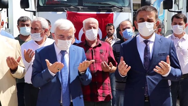 SİİRT - Çevre ve Şehircilik Bakanlığı Siirt ve iki ilçe belediyesine 9 araç hibe etti