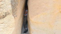 ABD'li turist, fotoğraf çekerken düştüğü kayalıklar arasında sıkıştı