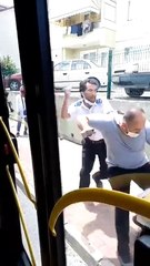 Otobüs şoförü tartıştığı yolcuyu dövdü