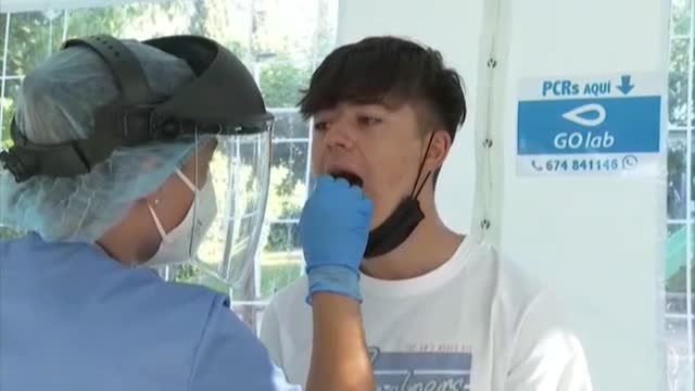 Las comunidades restringen el ocio nocturno ante el aumento imparable de contagios