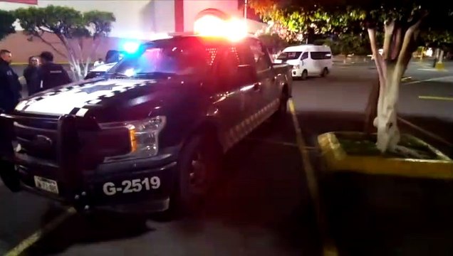Por una riña vecinal, un sujeto amenazó a los habitante con pistolas deportivas y terminó siendo detenido, esto en la colonia Lomas del Paraíso de Guadalajara