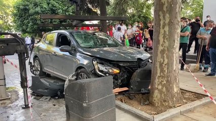 Bağdat Caddesi'nde otomobilin çarptığı kadın yaralandı