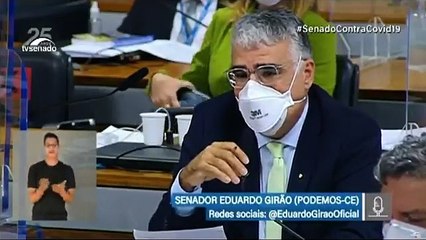 Senador Alessandro Vieira enquadrando o senador Eduardo Girão passando na sua timeline CPIdaCovid