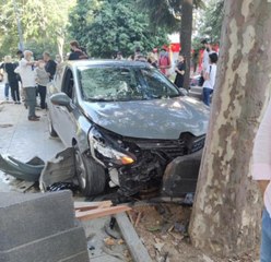 Kadıköy'de hızla gelen aracın çarptığı yaya ağır yaralandı