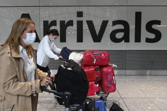 UK to Waive Quarantine for Vaccinated Brits Returning From 'Amber' Countries, Including th