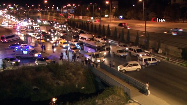 Antalya'da üst geçitteki intihar girişimi polisin hamlesiyle önlendi