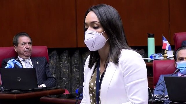 Faride Raful rechaza que gobierno negocie con contratos vacuna