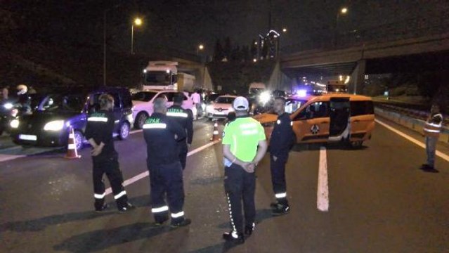 Yüksek gerilim hattından kopan kablo TEM'e düştü, trafik durdu