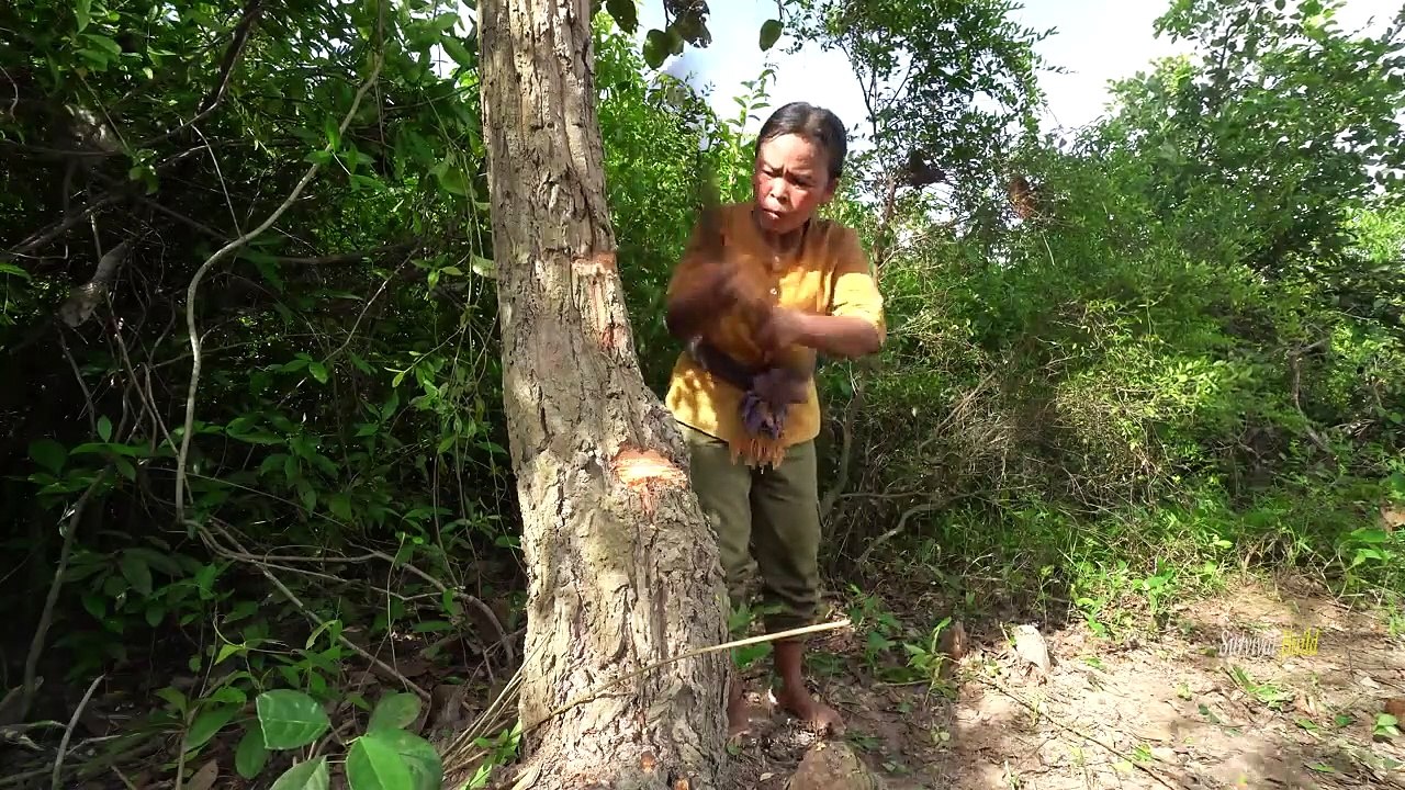 Build The Most Beautiful Tree House Bamboo Villa For Survival Countryside