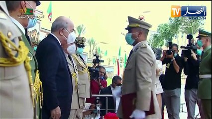 رئيس الجمهورية يقلد الرتب ويمنح الشهادات للمتفوقين الأوائل بأكاديمية شرشال