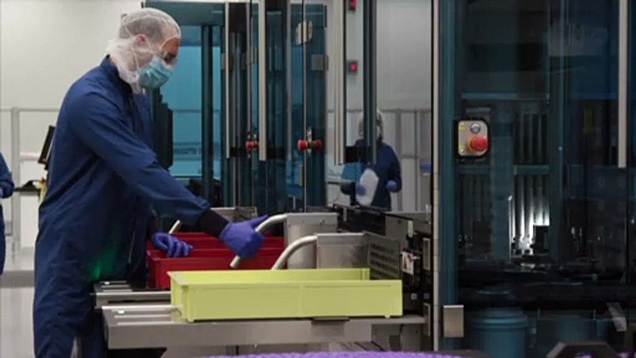 Pfizer/BioNTech: Ίσως είναι απαραίτητη μια τρίτ...