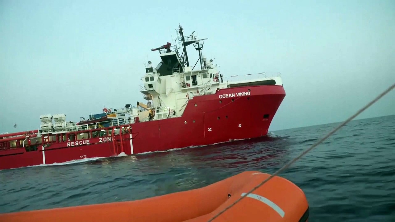 Ιταλία: Άδεια στο Ocean Viking να αποβιβάσει στ...