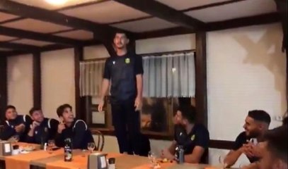 Yeni Malatyasporlu futbolculardan şarkı performansı