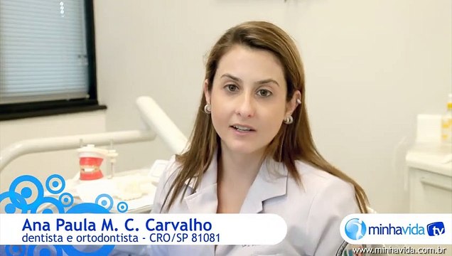 É normal que as gengivas sangrem durante a escovação dos dentes? - Dúvidas de saúde bucal