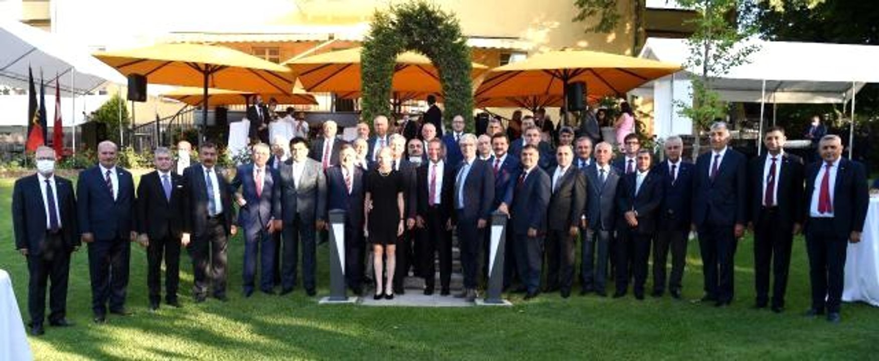 Alman Büyükelçi Schultz, TOBB Başkanı Hisarcıklıoğlu'na Devlet Nişanı takdim etti
