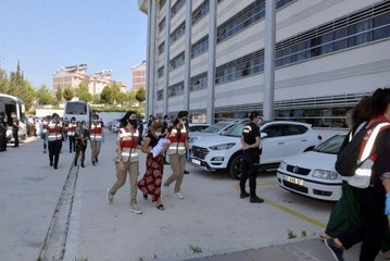 HATAY'DA, 1 MİLYON LİRALIK HIRSIZLIĞIN 25 ŞÜPHELİSİ ADLİYEDE