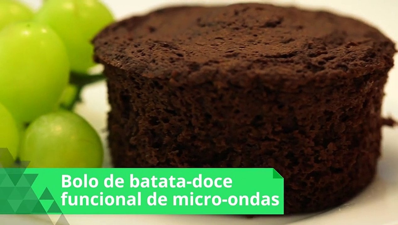 Receita de bolo de batata-doce funcional de micro-ondas