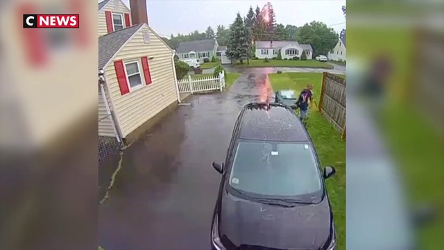 Cet Américain manque de peu d'être frappé par la foudre