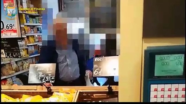 Palermo, al mare o a correre dopo aver timbrato: telecamere incastrano furbetti cartellino